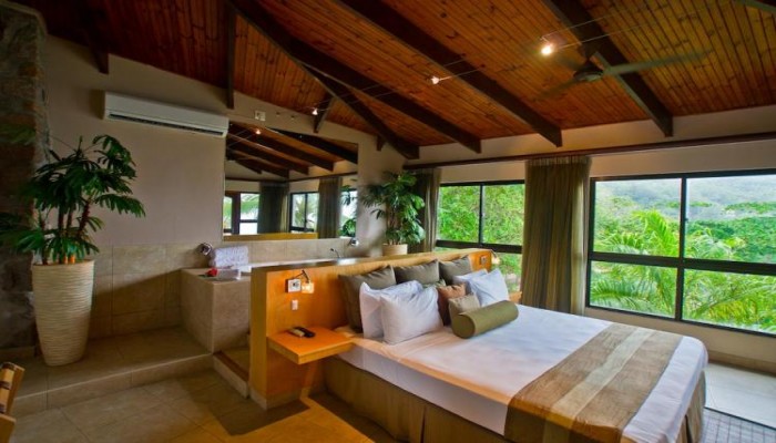 Hotel Coco De Mer & Black Parrot Suites poza 4