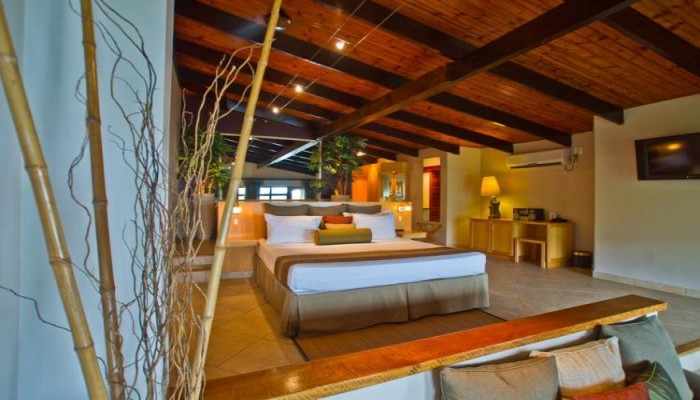 Hotel Coco De Mer & Black Parrot Suites poza 3